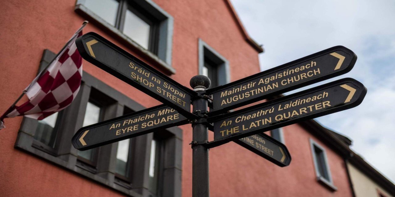 irish street signage 